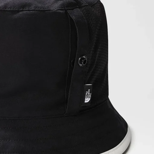 Shop The North Face Bob Réversible Class V TNF BLACK/GARDENIA WHITE