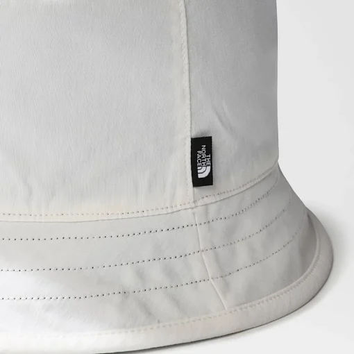 Shop The North Face Bob Réversible Class V TNF BLACK/GARDENIA WHITE