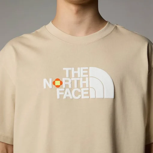 Outlet The North Face T-shirt TNF X Yinka Ilori Unisexe Gravel