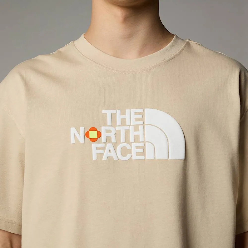 Outlet The North Face T-shirt TNF X Yinka Ilori Unisexe Gravel